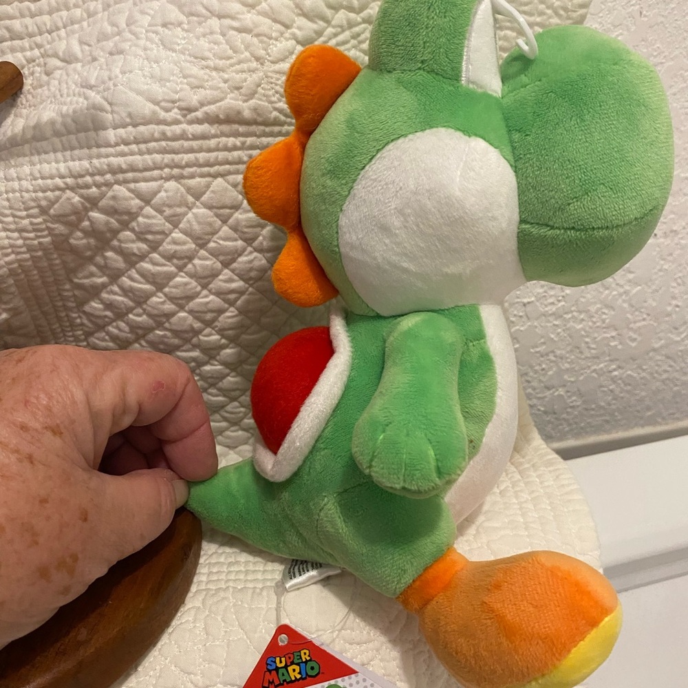SUPER MARIO Nintendo 2018 “Yoshi Dinosaur 9” Plush” Green NEW WITH TAGS